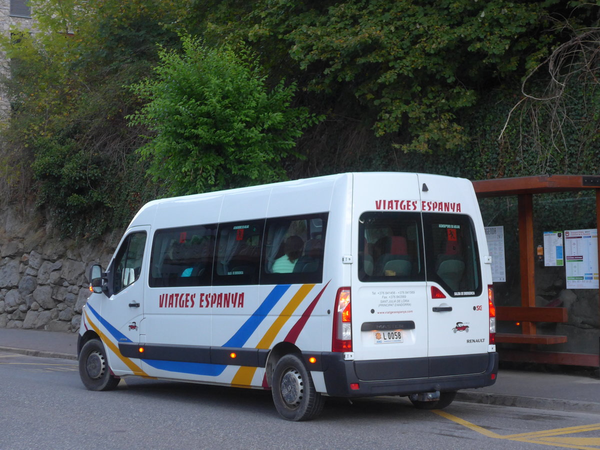 (185'602) - Viatges Espanya, Sant Juli de Lria - L0058 - Renault am 29. September 2017 in La Massana, El Pui