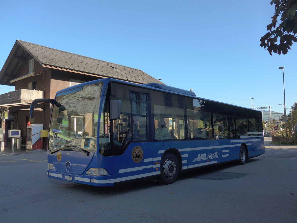 (185'871) - AFA Adelboden - Nr. 93/BE 26'705 - Mercedes (ex Nr. 5) am 16. Oktober 2017 beim Bahnhof Wimmis