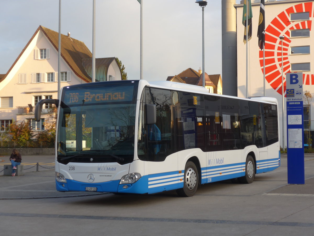 (185'911) - WilMobil, Wil - Nr. 238/SG 439'126 - Mercedes am 19. Oktober 2017 beim Bahnhof Wil