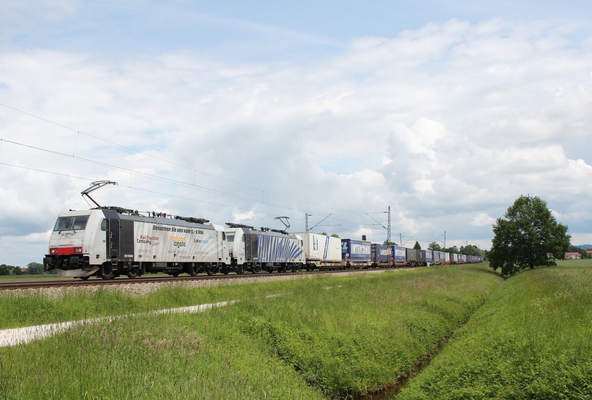 186 443 und 186 440 am 25. Mai 2015 bei bersee am Chiemsee.