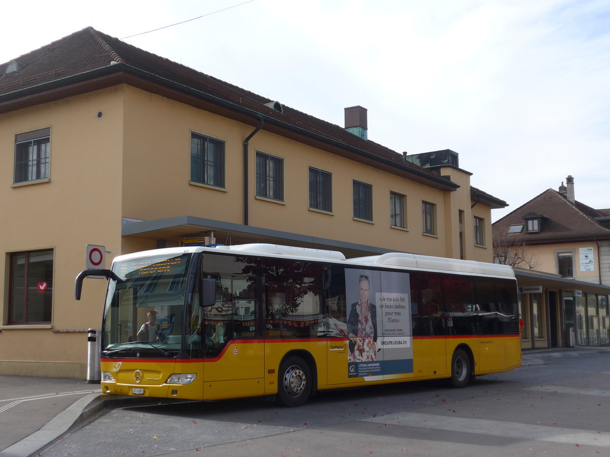 (186'046) - CarPostal Ouest - JU 65'083 - Mercedes (ex Nr. 21) am 21. Oktober 2017 beim Bahnhof Delmont