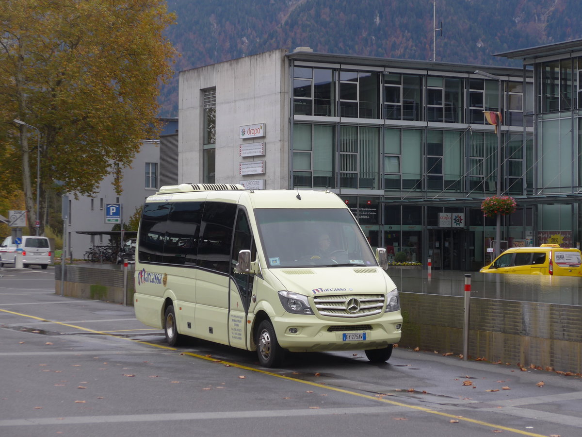 (186'112) - Aus Italien: Marcassa, Venezia - EY-275 AW - Mercedes am 22. Oktober 2017 beim Bahnhof Interlaken Ost