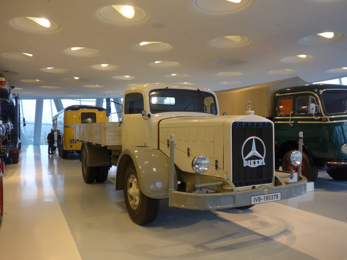 (186'377) - Mercedes-Benz L 6500 Pritschenwagen von 1938 - IVB-190'378 - am 12. November 2017 in Stuttgart, Mercedes-Benz Museum