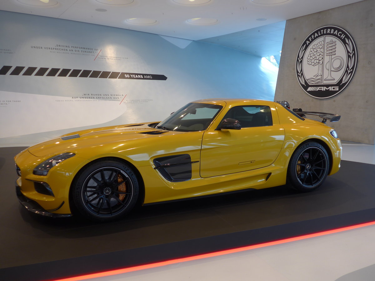 (186'471) - Mercedes-Benz SLS AMG Black Series von 2013 am 12. November 2017 in Stuttgart, Mercedes-Benz Museum
