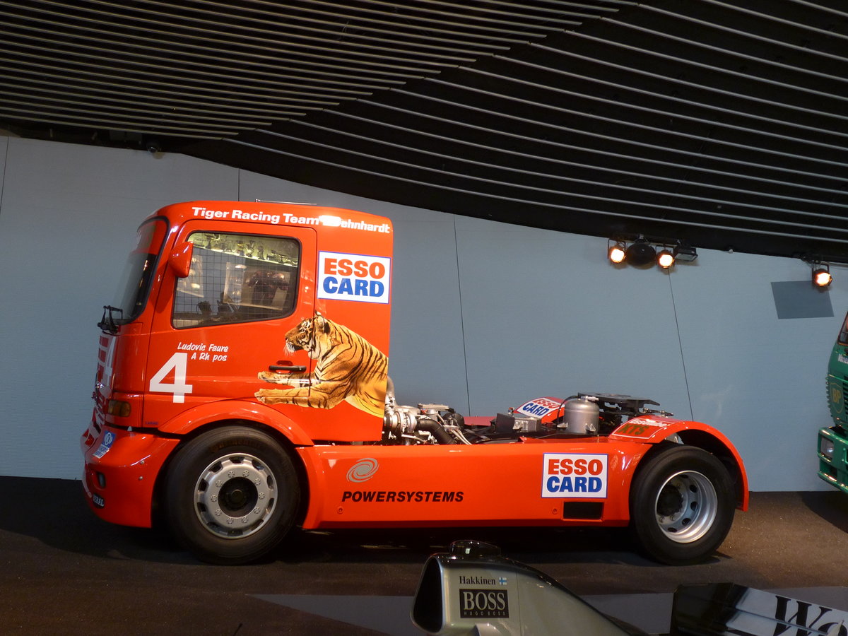(186'486) - Mercedes-Benz Atego Renntruck von 2001 am 12. November 2017 in Stuttgart, Mercedes-Benz Museum