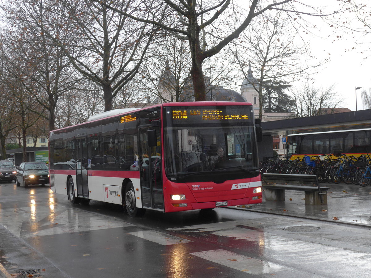 (186'678) - TRAVYS Yverdon - Nr. 108/VD 550'260 - MAN am 25. November 2017 beim Bahnhof Yverdon