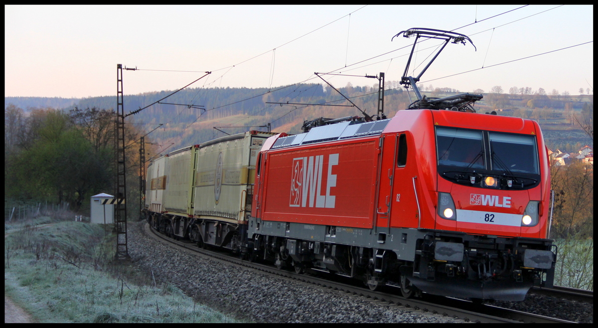 187 010 der WLE mit dem Warsteiner Bierzug am 09.04.16 in Obersinn