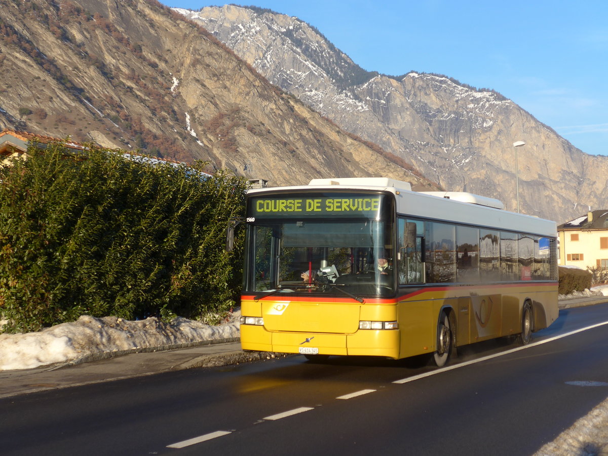 (187'248) - PostAuto Wallis - Nr. 3/VS 414'345 - Volvo/Hess (ex PostAuto Bern Nr. 512; ex P 25'678) am 23. Dezember 2017 in Leytron, Route de Saillon