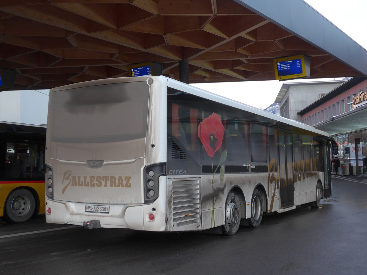 (187'264) - Ballestraz, Grne - VS 332'330 - VDL am 23. Dezember 2017 beim Bahnhof Sion