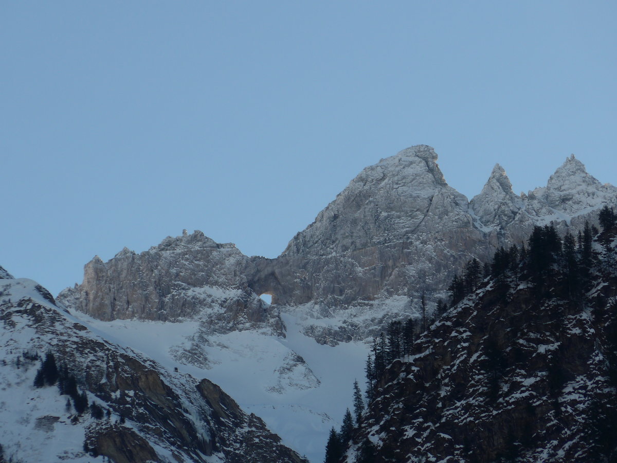 (187'499) - Das Martinsloch am 31. Dezember 2017 von Elm aus