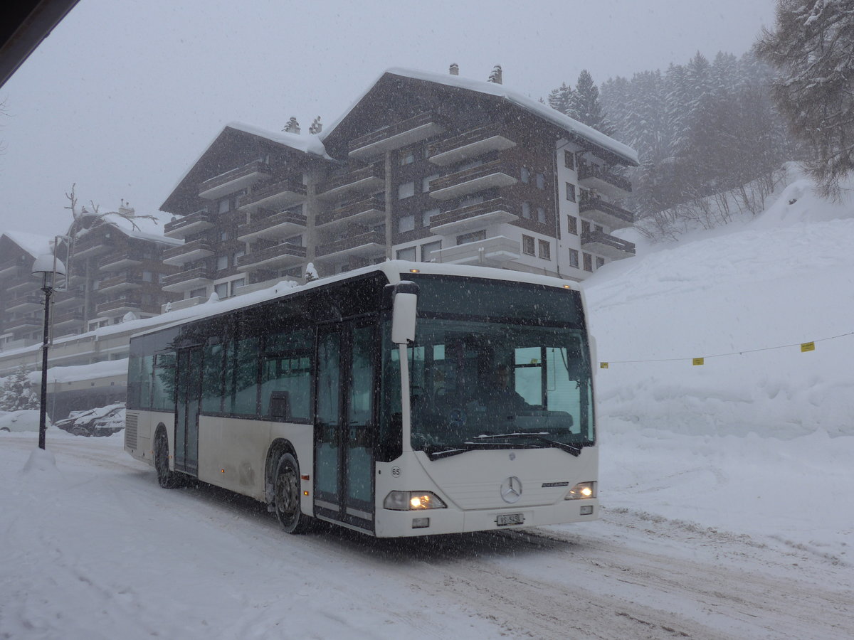 (188'061) - Interbus, Yverdon - Nr. 65/VS 5454 - Mercedes (ex ARCC Aubonne Nr. 10) am 20. Januar 2018 in Les Collons, Office Tourisme (Einsatz Theytaz)