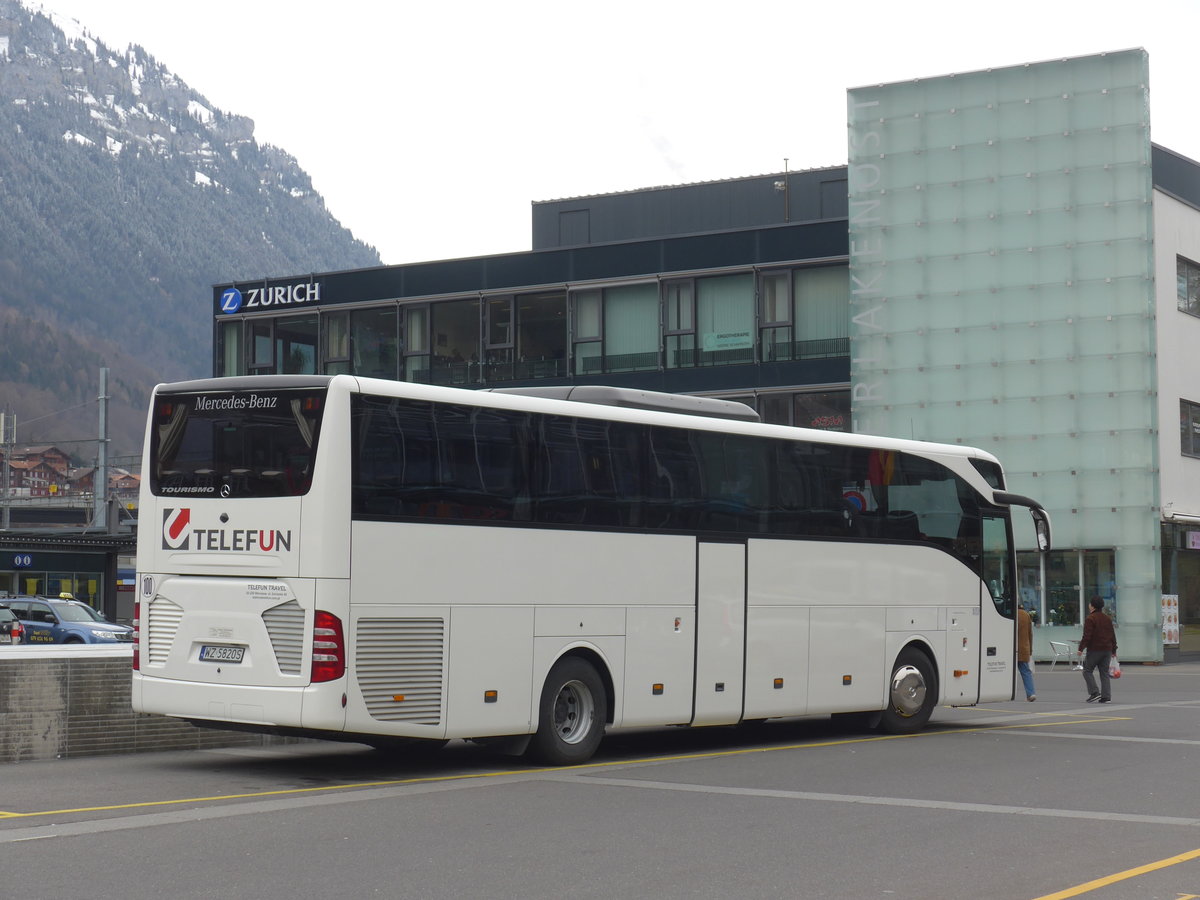 (188'232) - Aus Polen: Telefun, Warszawa - WZ 5820S - Mercedes am 5. Februar 2018 beim Bahnhof Interlaken Ost