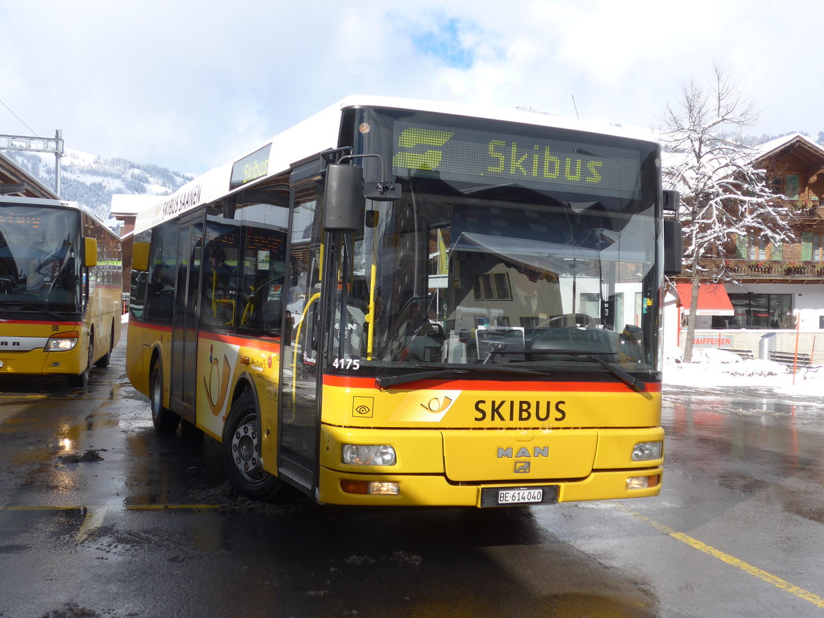 (188'478) - AVG Meiringen - Nr. 72/BE 614'040 - MAN/Gppel am 12. Februar 2018 beim Bahnhof Gstaad (Einsatz PostAuto)