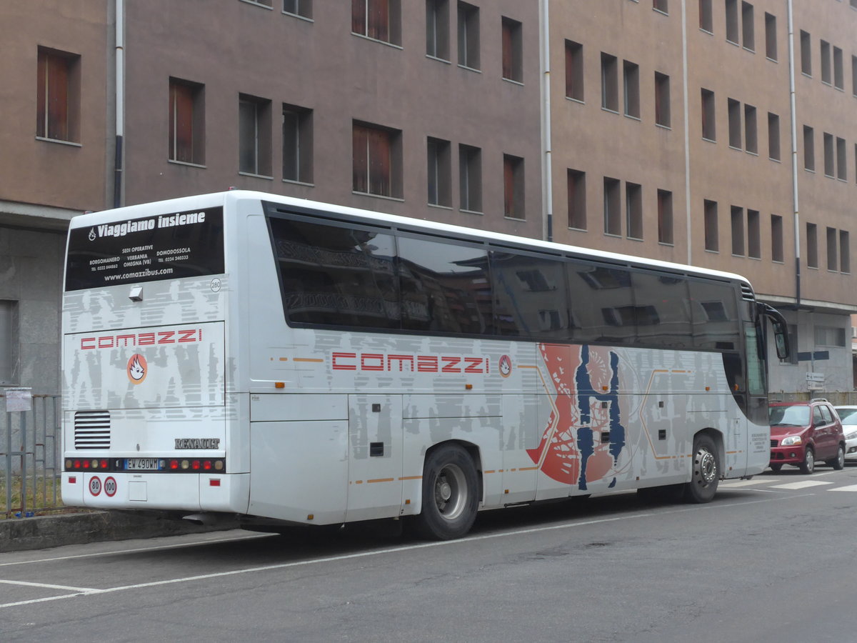 (188'816) - Comazzi, Bergomanero - Nr. 280/EW-490 WM - Renault am 17. Februar 2018 beim Bahnhof Domodossola 