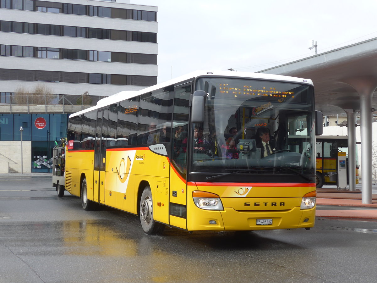 (188'877) - PostAuto Wallis - VS 403'662 - Setra am 18. Februar 2018 beim Bahnhof Visp