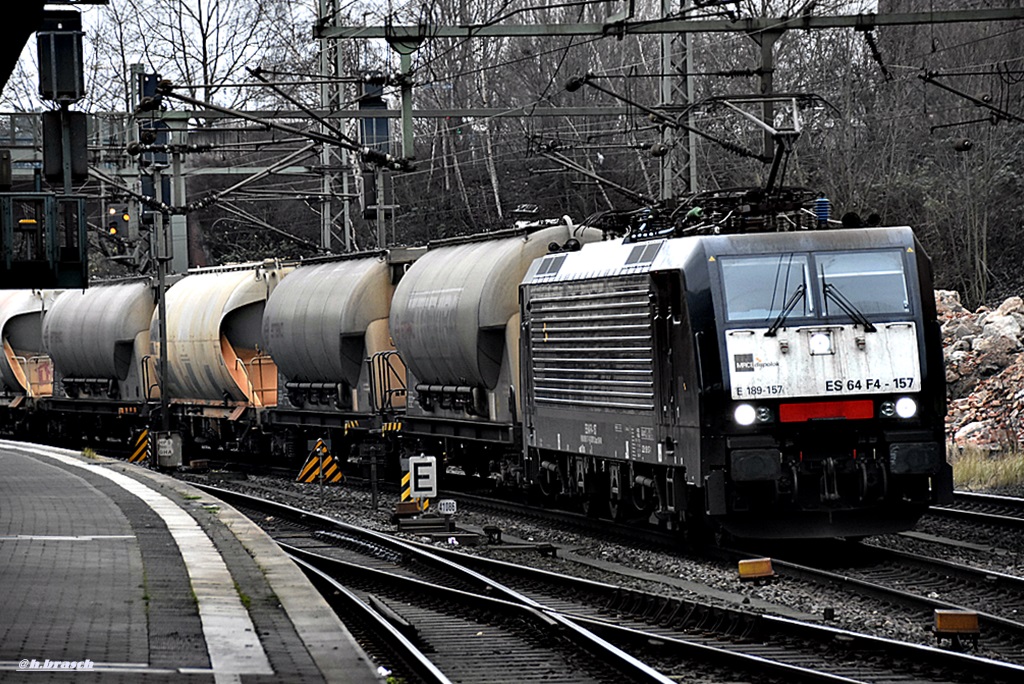 189 157 zog einen silozug durch hh-harburg