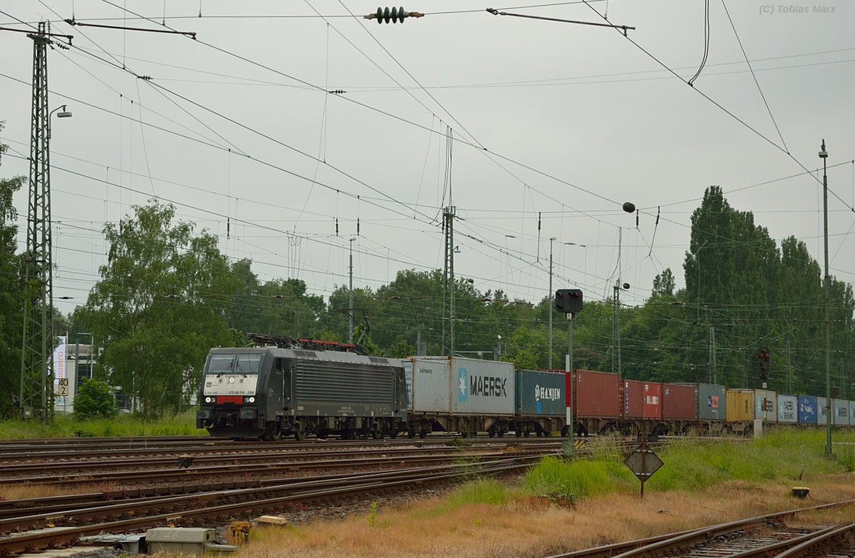189 286 bei der Einfahrt in Darmstadt-Kranichstein am 25.05.2016