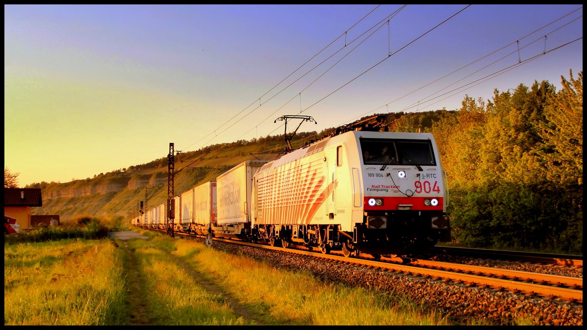 189 904 von Lokomotion mit EKOL Zug am 06.05.16 in Thüngersheim 