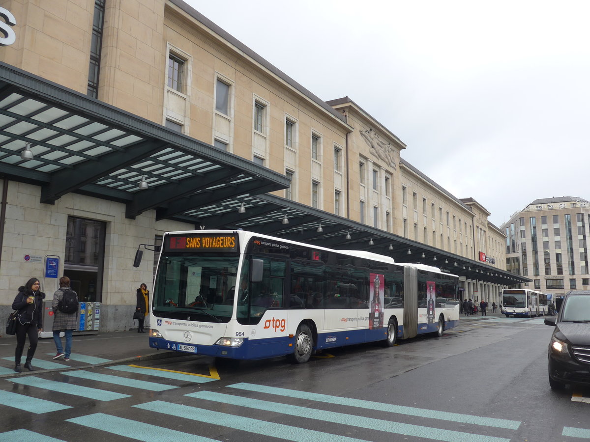 (189'198) - Aus Frankreich: TPG Genve (France) - Nr. 954/AL 557 PR - Mercedes am 12. Mrz 2018 beim Bahnhof Genve