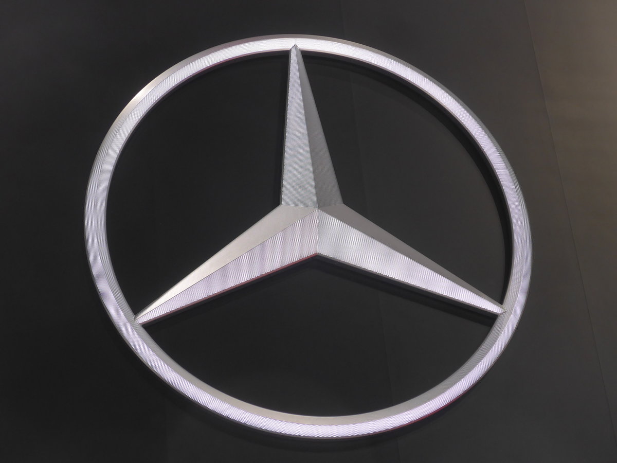 (189'237) - Der Mercedes-Stern am 12. M�rz 2018 im Autosalon Gen�ve
