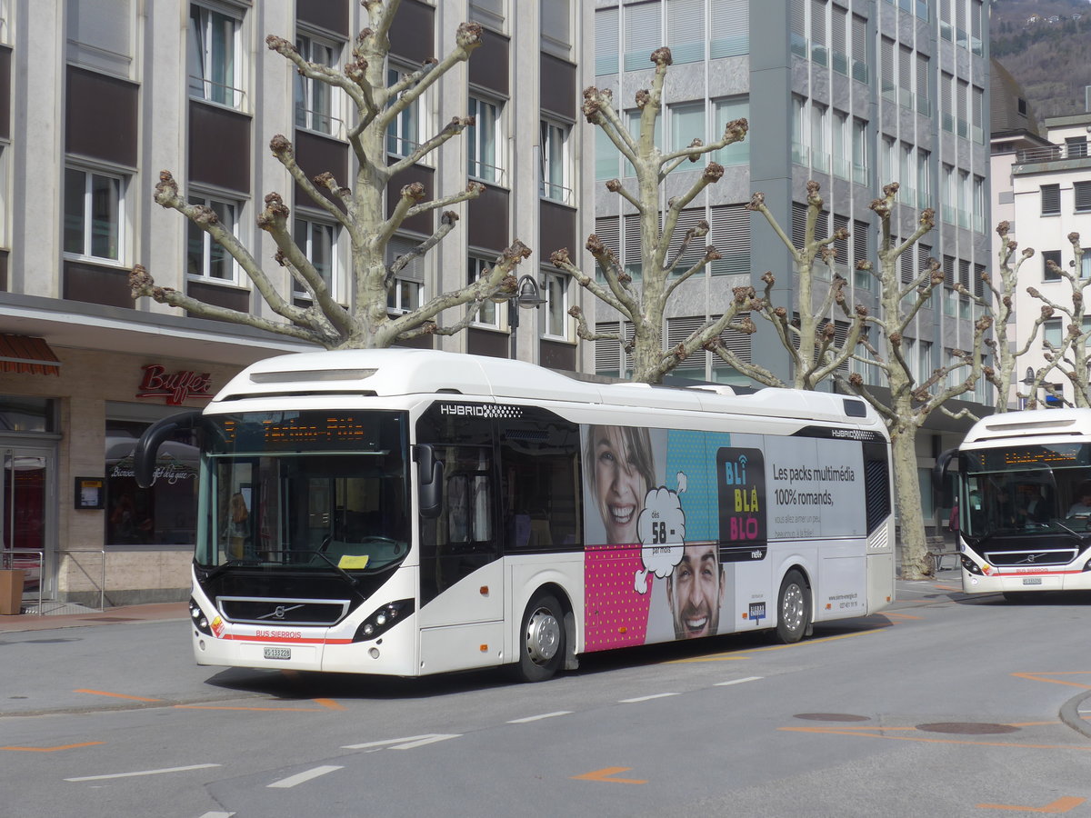 (189'720) - BS Sierre - VS 133'228 - Volvo am 30. Mrz 2018 beim Bahnhof Sierre