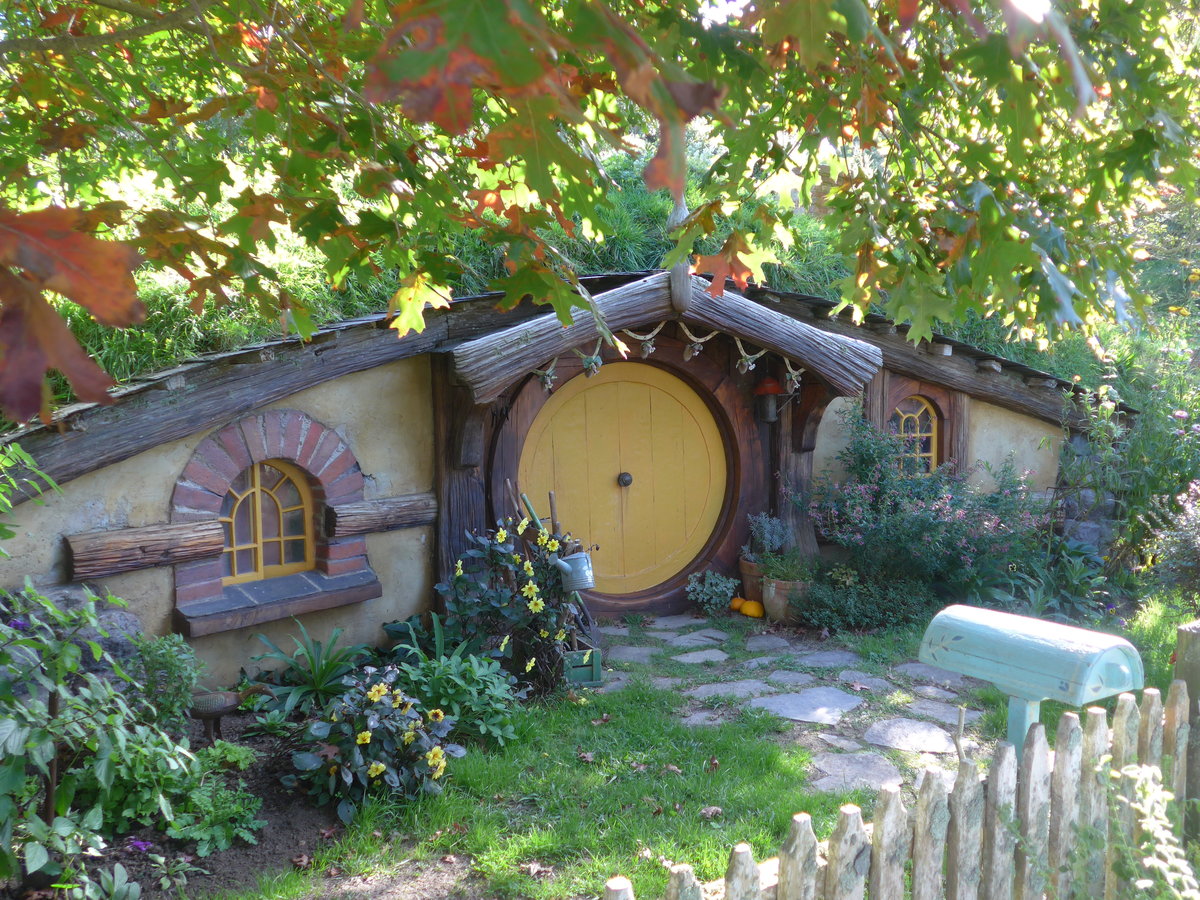 (190'890) - Hobbiton-Haus am 22. April 2018 bei Hinuera