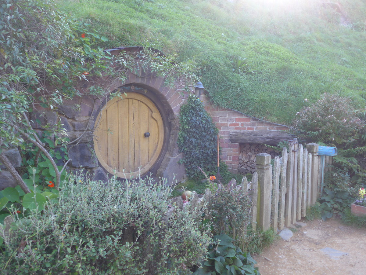 (190'939) - Hobbiton-Haus am 22. April 2018 bei Hinuera