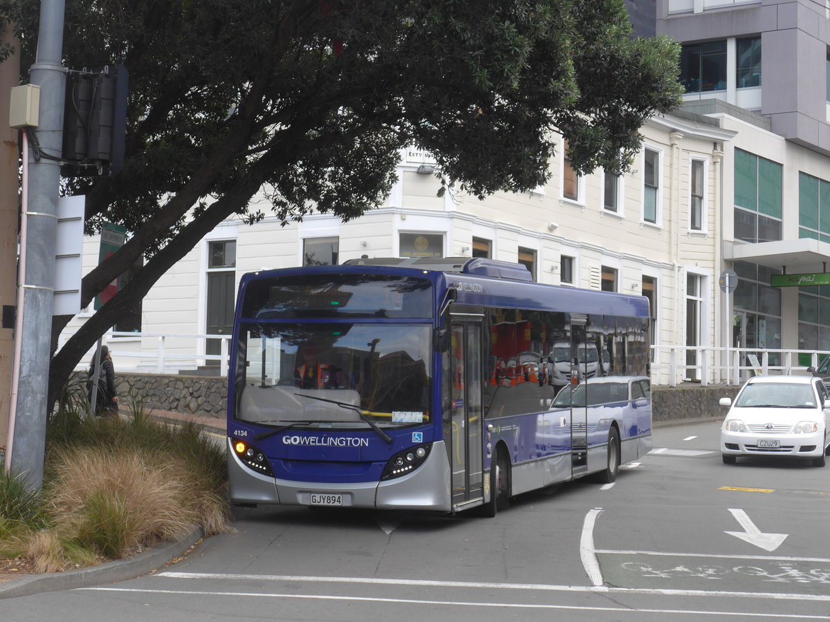 (191'635) - GO Wellington - Nr. 4134/GJY894 - Alexander Dennis/KiwiBus am 27. April 2018 beim Bahnhof Wellington