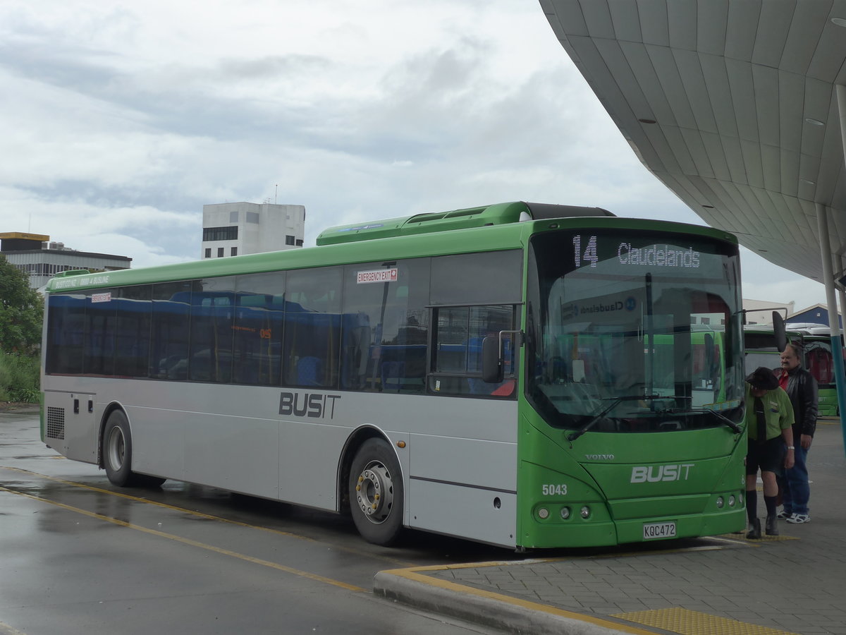 (191'891) - BusIt, Hamilton - Nr. 5043/KQC472 - Volvo/GBV NZ am 29. April 2018 in Hamilton, Centralstation