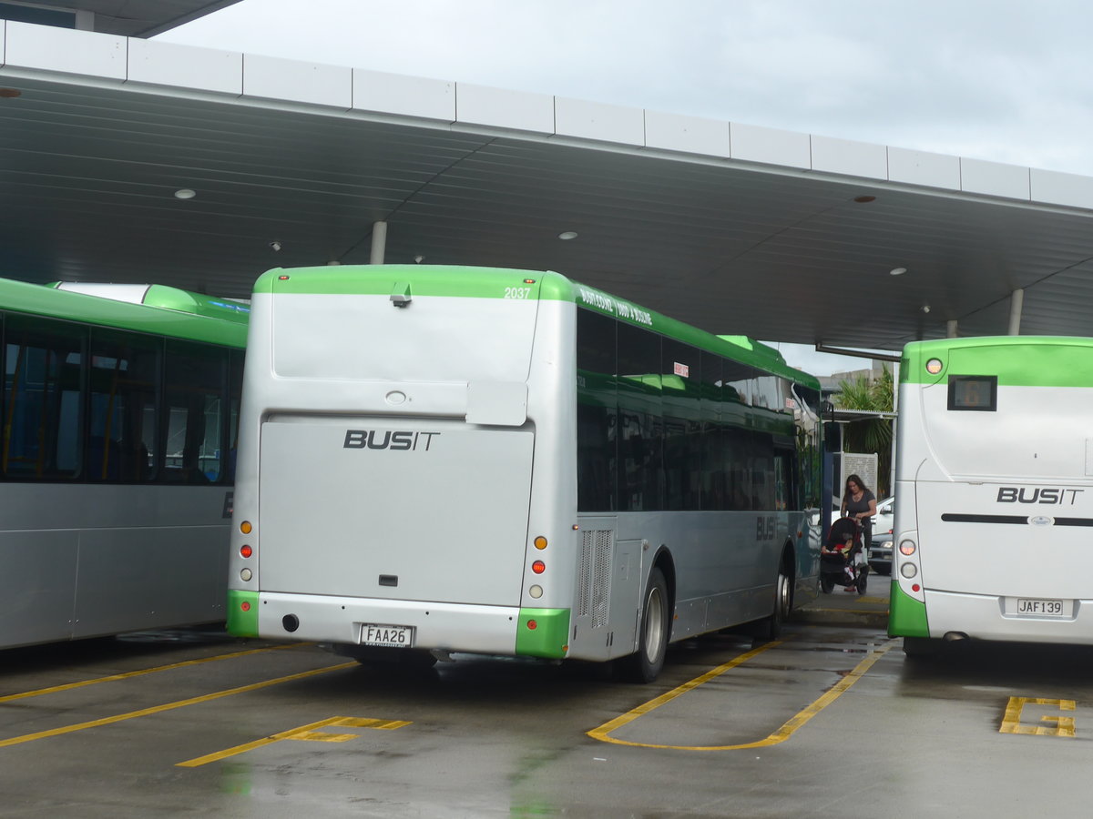 (191'894) - BusIt, Hamilton - Nr. 2037/FAA26 - BCI (ex Pavlowich, Auckland; ex Go Bus, Hamilton Nr. 237) am 29. April 2018 in Hamilton, Centralstation