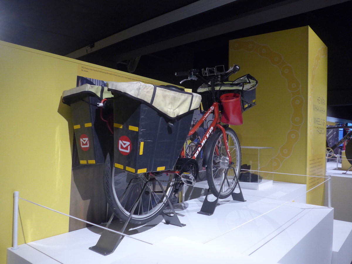 (191'963) - Neuseelands Post elektrisches Fahrrad am 30. April 2018 in Auckland, Motat
