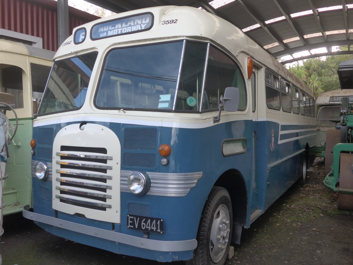 (191'983) - NZ Railways Road Services - Nr. 3592/EV6441 - Bedford/NZMB am 30. April 2018 in Auckland, Motat