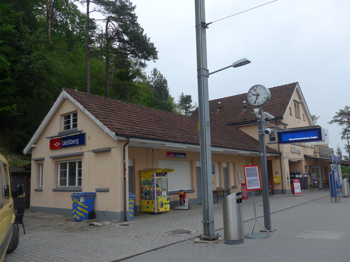 (192'307) - Der Bahnhof Uetliberg am 3. Mai 2018
