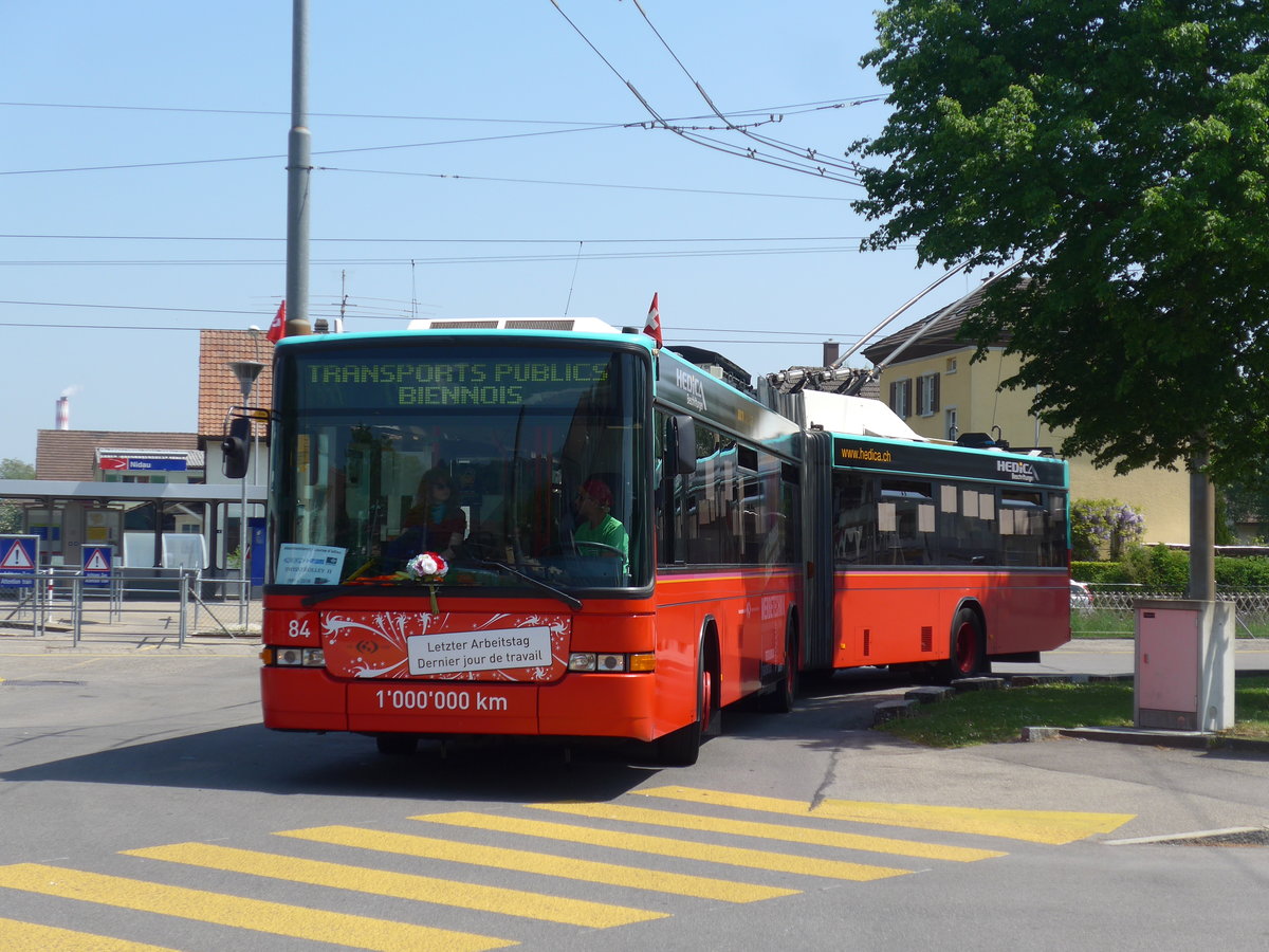 (192'869) - VB Biel - Nr. 84 - NAW/Hess Gelenktrolleybus am 6. Mai 2018 beim Bahnhof Nidau