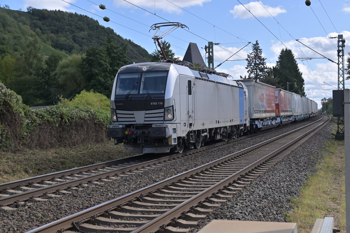 193 116 mit Klv rechtsrheinisch hinter Leutesdorf gen Linz fahrend am Freitag den 22.9.2023