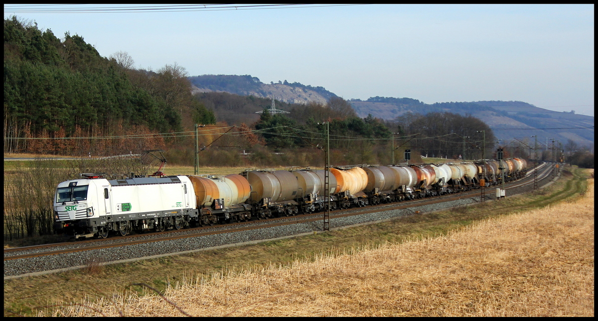 193 204 ELL/SETG mit Kesselwagenzug am 08.03.15 bei Harrbach