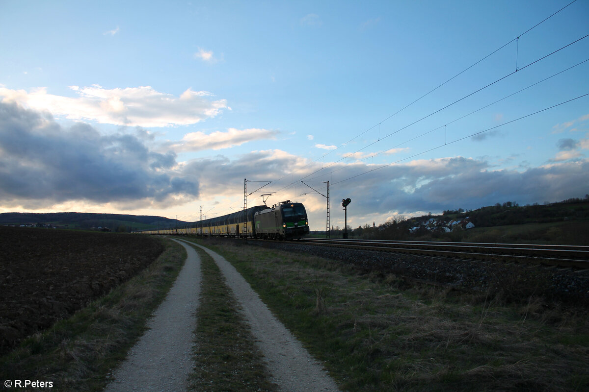 193 209-4 mit einem ARS Altmann Autotransportzug beo Wettelsheim in Richtung Treuchtlingen. 23.03.24