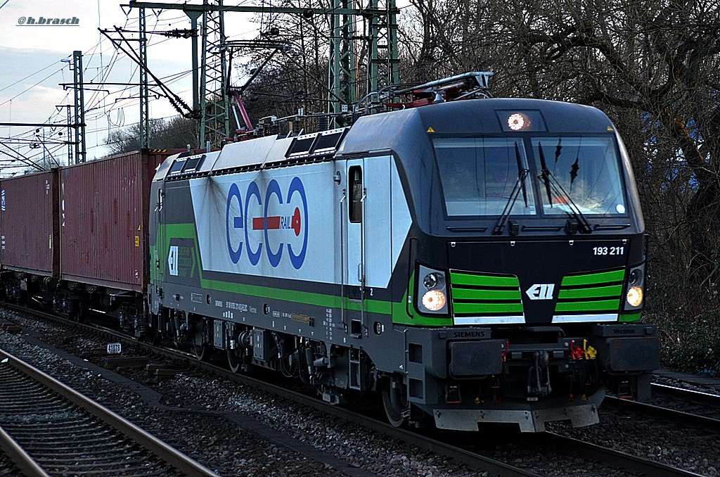 193 211 ist mit einen kastenzug durch hh-harburg gefahren,16.01.15