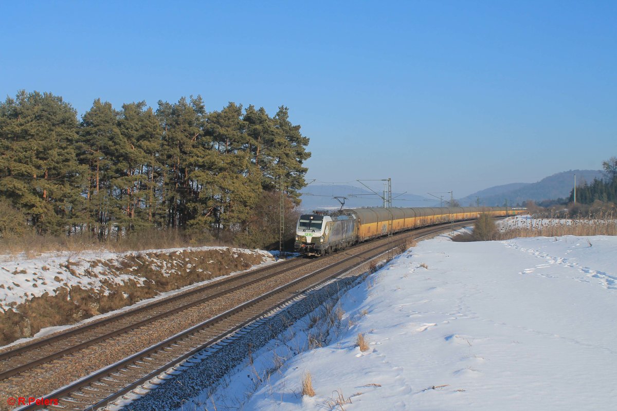 193 218-5  Ludwig van Beethoven  zieht bei Darshofen ein ARS Autotransportzug BMW. 21.01.17