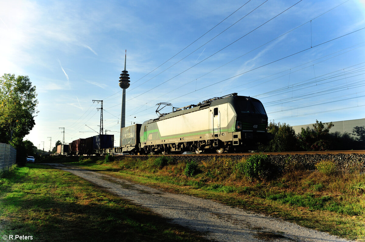 193 227 mit einem Containerzug in Nürnberg Hohe Marta. 11.10.23