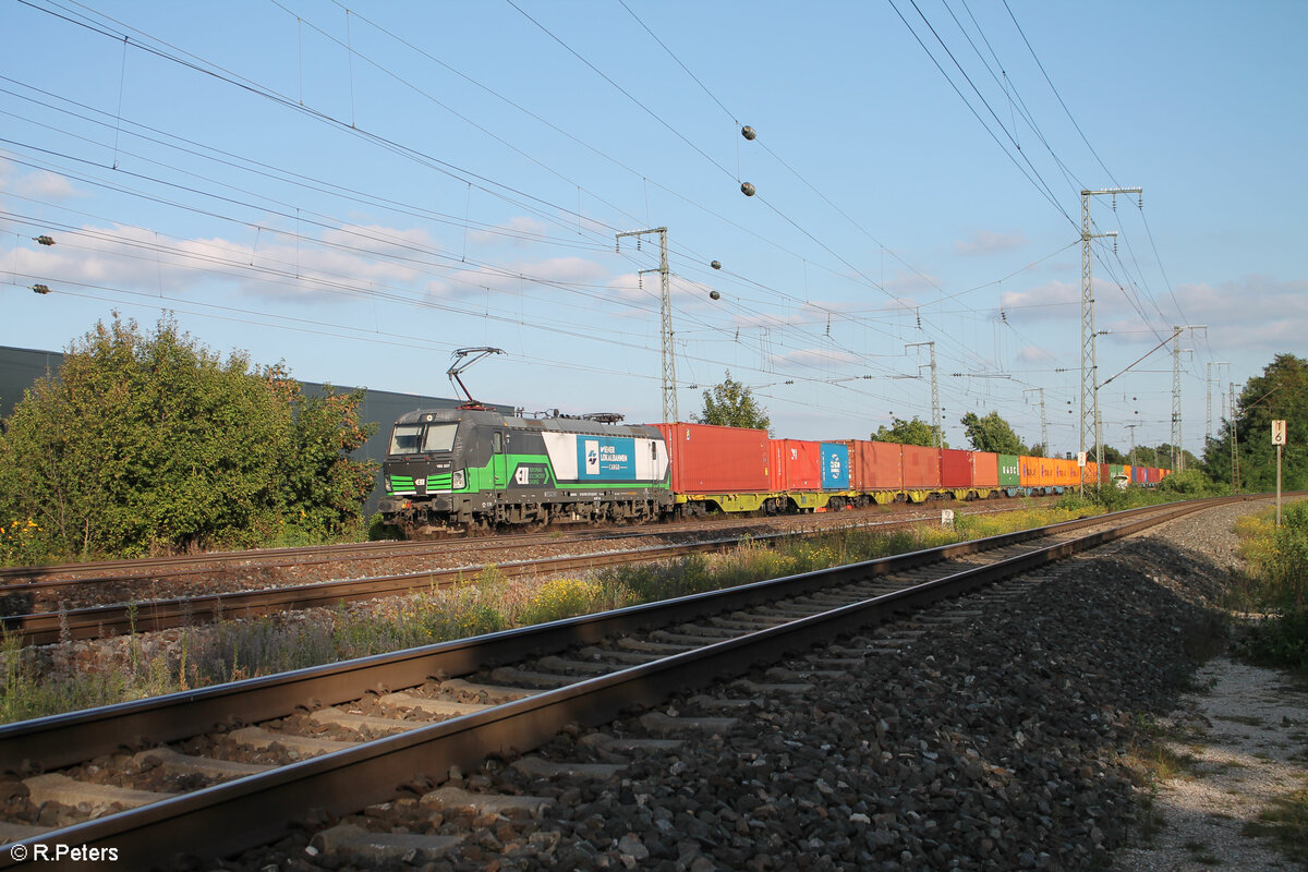 193 237-5 mit einem Containerzug in Nürnberg Hohe Marta. 27.09.23