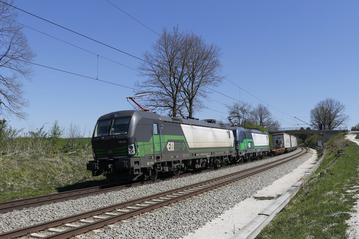 193 241 und 193 233 mit dem  Ekol  aus Salzburg kommend am 19. April 2019 bei Grabensttt.