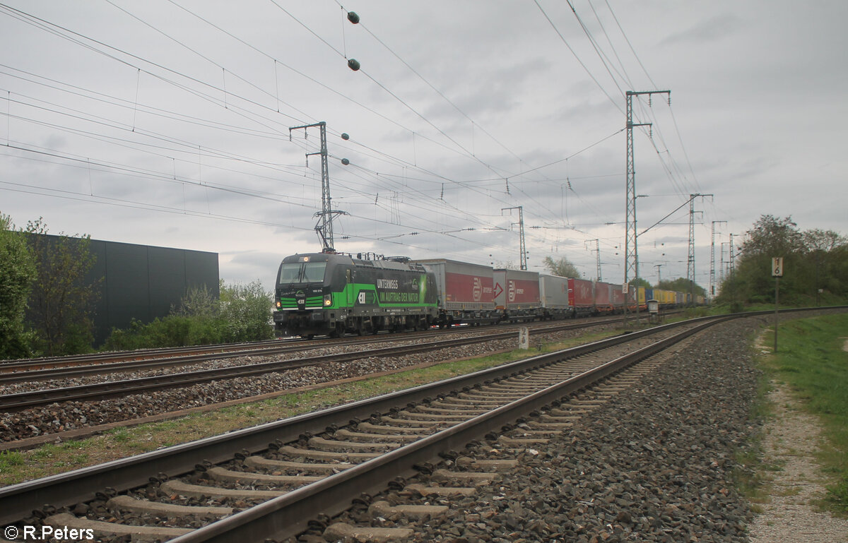 193 275-5  Unterwegs Im Auftrag der Natur  zieht durch Nürnberg Hohe Marter mit einem Wechselpritschenzug Arcese. 09.04.24