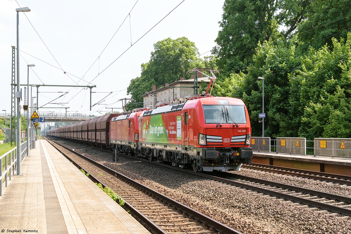 193 309-2 & 193 305-0 DB Cargo mit dem leeren Erzzug von Ziltendorf nach Hamburg in Friesack. 12.05.2018