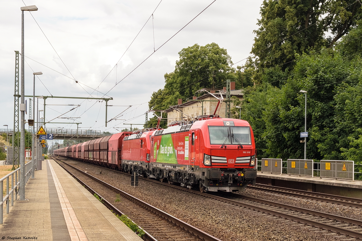 193 310-0 & 193 315-9 DB Cargo mit dem leeren Erzzug von Ziltendorf nach Hamburg in Friesack. 19.06.2018