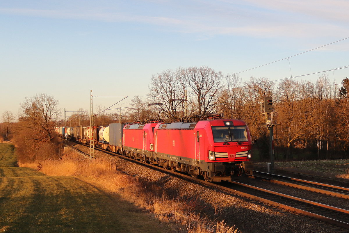 193 326 & 193 337 mit einem  KLV  aus Mnchen kommend am 16. Januar 2020 bei Hilperting.