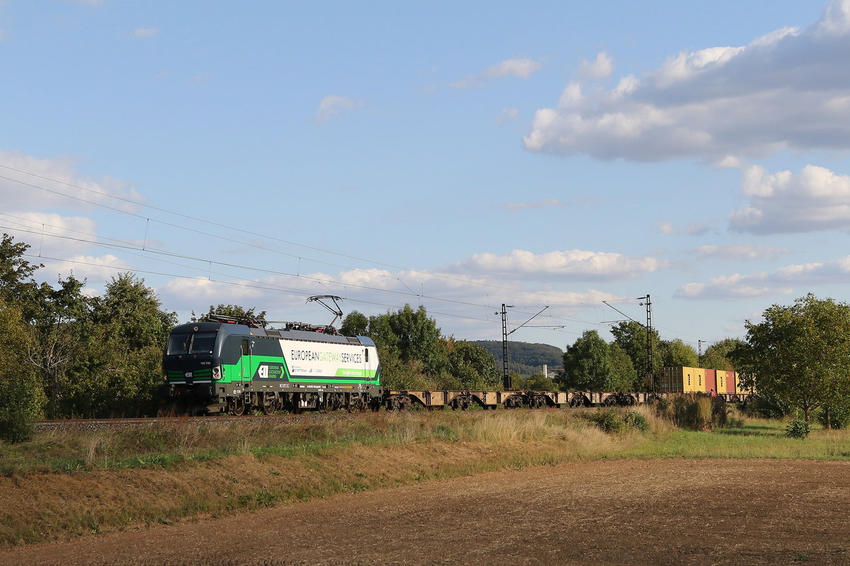 193 732 von  ELL  mit einem schwach beladenen  KLV  am 2. September 2019 bei Thngersheim.