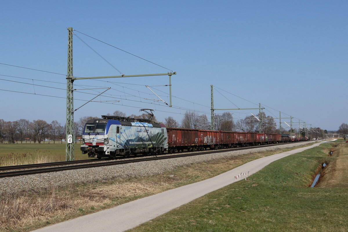 193 773  150 Jahre Brennerbahn  konnten wir mit dem gemischten Gterzug, dank eines Haltes in bersee, nochmals am 27. Mrz 2022 kurz nach bersee am Chiemsee erwischen.