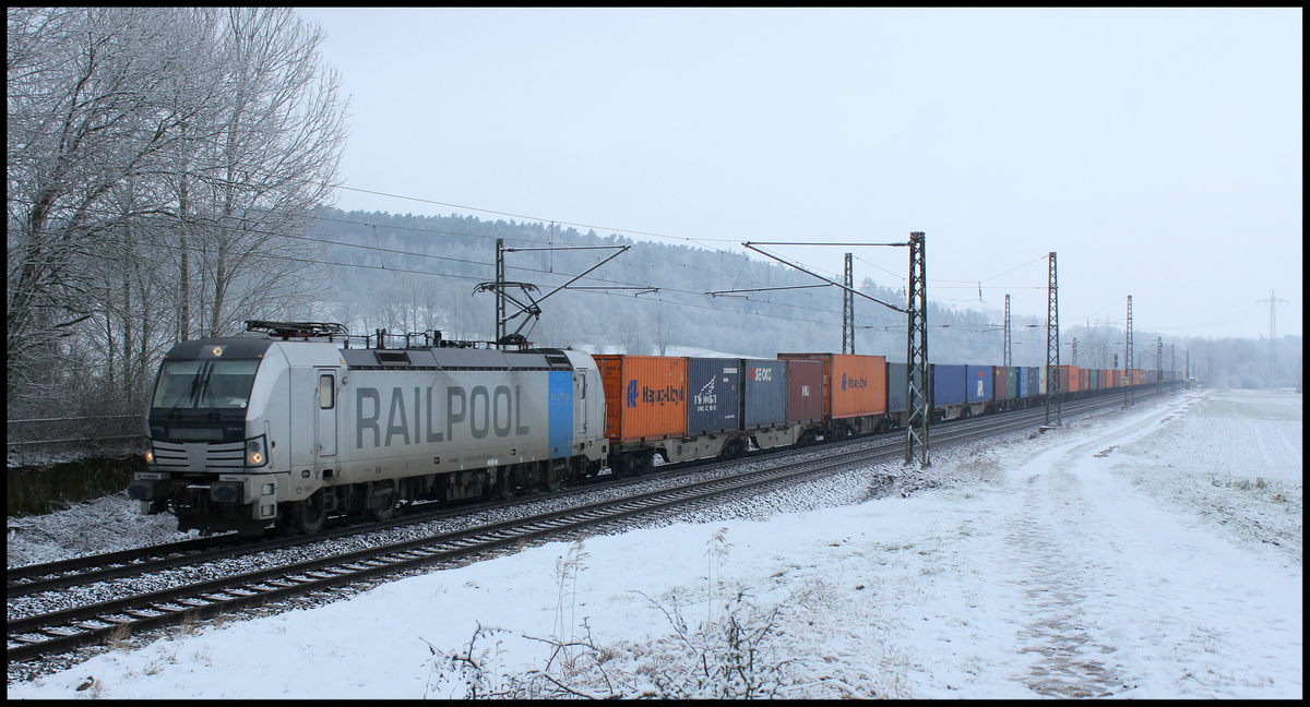 193 801 Railpool/EVB mit Containerzug am 20.01.15 bei Fulda