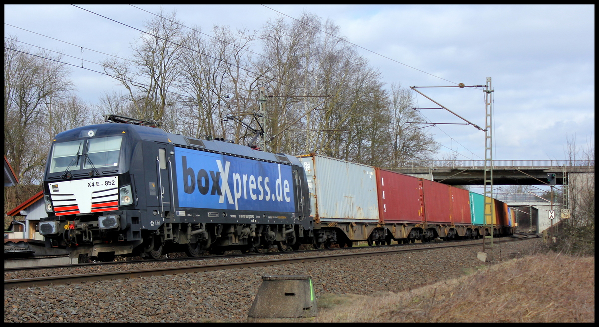 193 852 mit Containerzug am 26.02.15 bei Kerzell